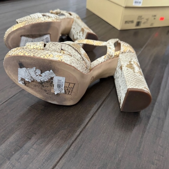 MICHAEL KORS Annaliese Metallic Snake-Embossed Platform Heeled Sandals size 7.5 - Picture 6 of 6